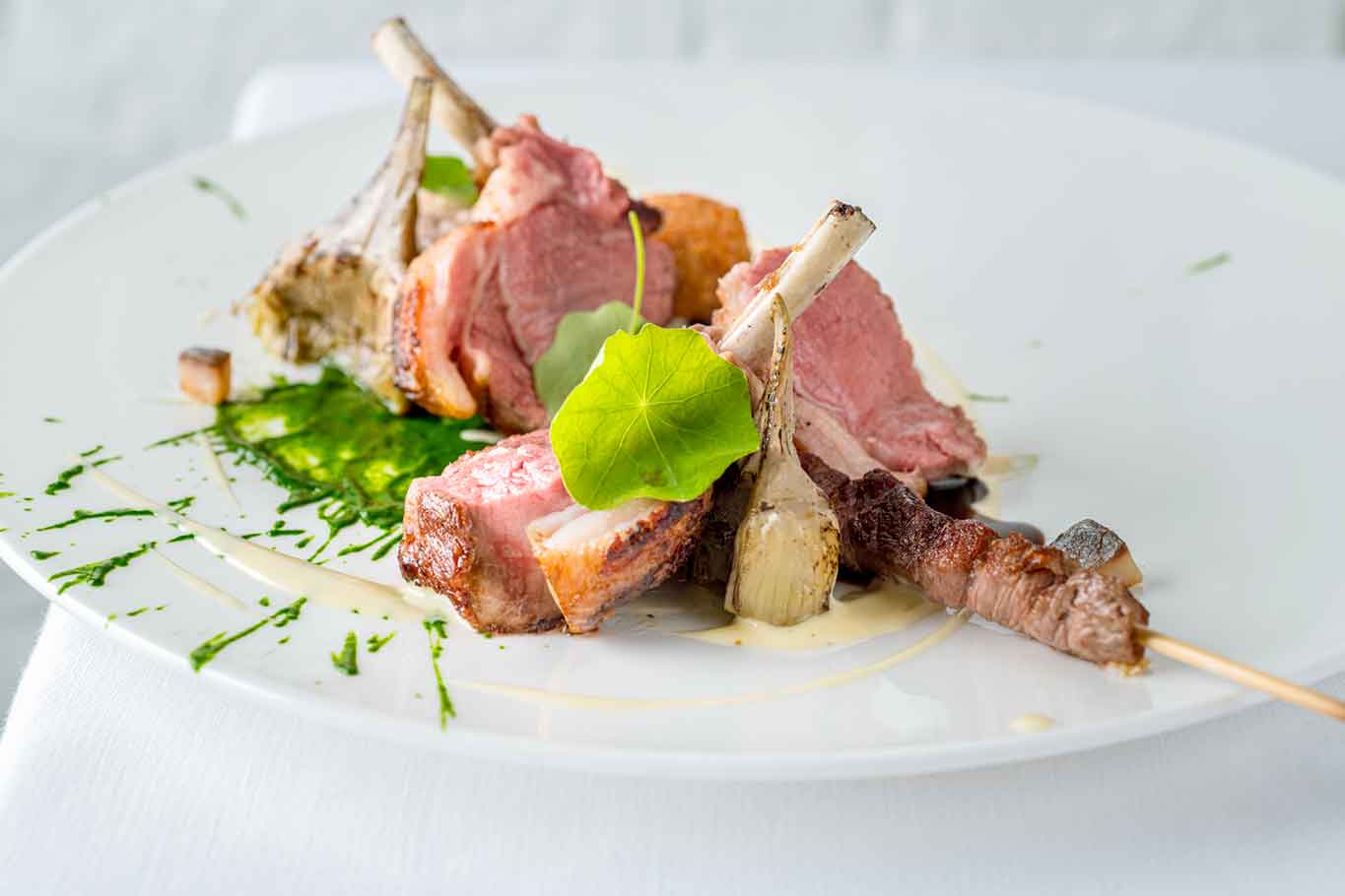 Agnello con carciofi, la ricetta del ristorante  stella Michelin Re Santi e Leoni