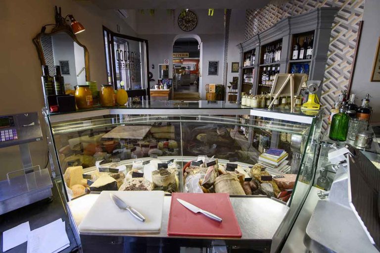 Proloco Trastevere a Roma amplia la Bottega per la vendita al dettaglio