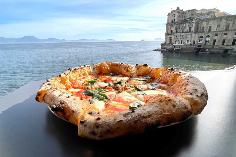 Le migliori 10 pizzerie all'aperto a Napoli per mangiare ...