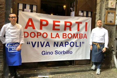 Bomba alla pizzeria Sorbillo: Selvaggia Lucarelli e la verità del pizza-racket