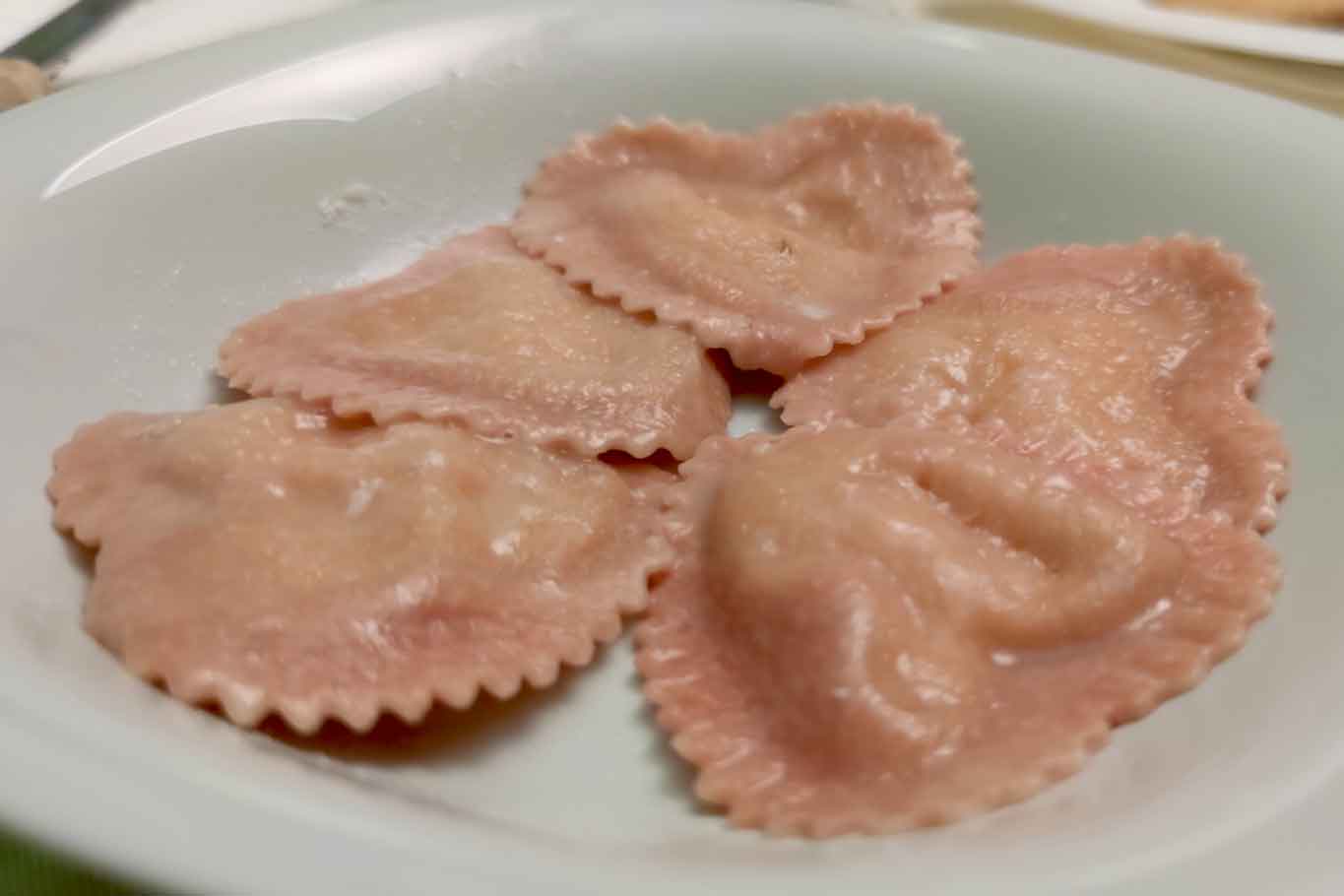 Ravioli fatti a mano. La ricetta con la burrata di Meraviglie in Pasta