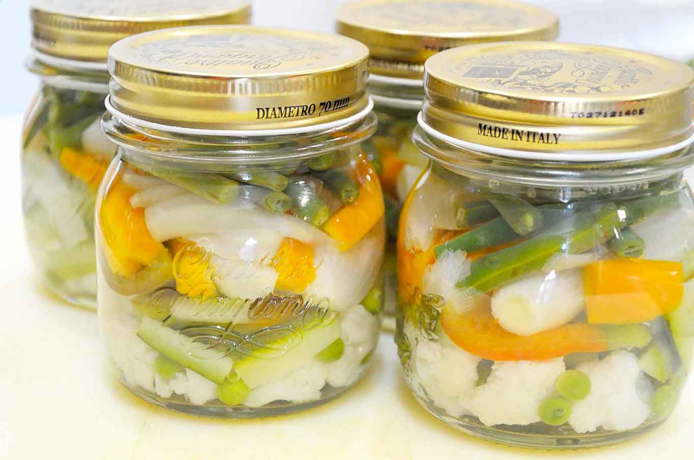 Giardiniera fatta in casa, la ricetta scientifica per non rischiare il botulino