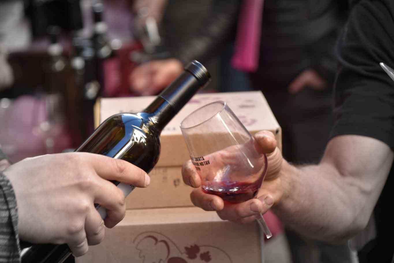 Vini naturali in Piemonte: le 10 migliori cantine per la grigliata di Ferragosto