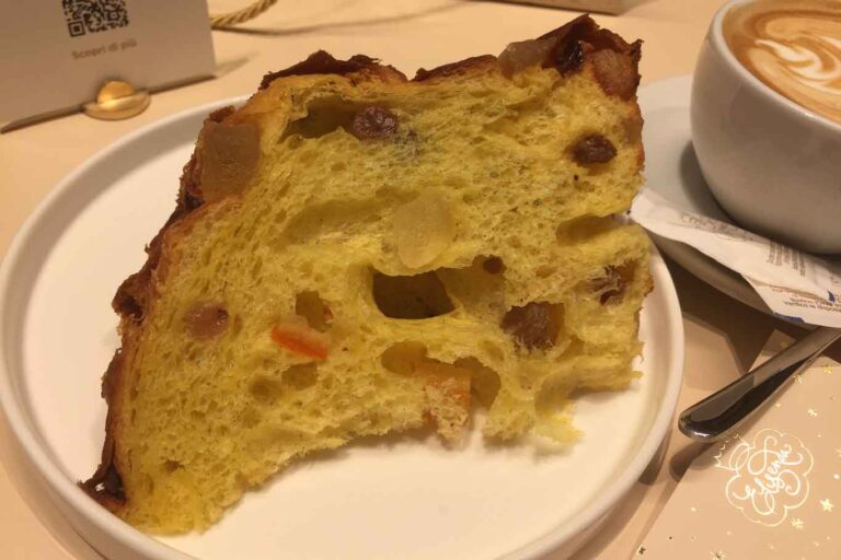 Panettone Esselunga ok, il prezzo? 25 €. Da Elisenda in centro a Milano