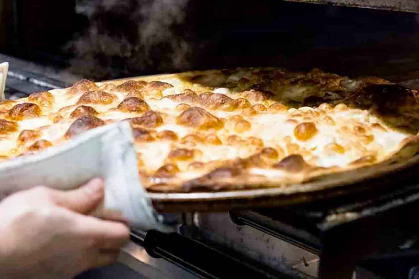 Focaccia di Recco: gli indirizzi per mangiare la vera focaccia al formaggio