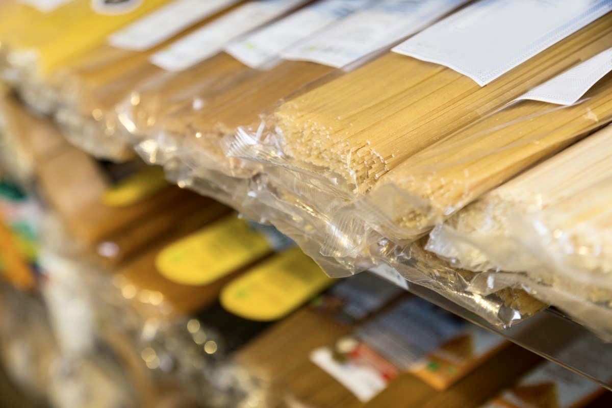 Migliore pasta italiana a marchio del supermercato. Top 10 e chi la produce