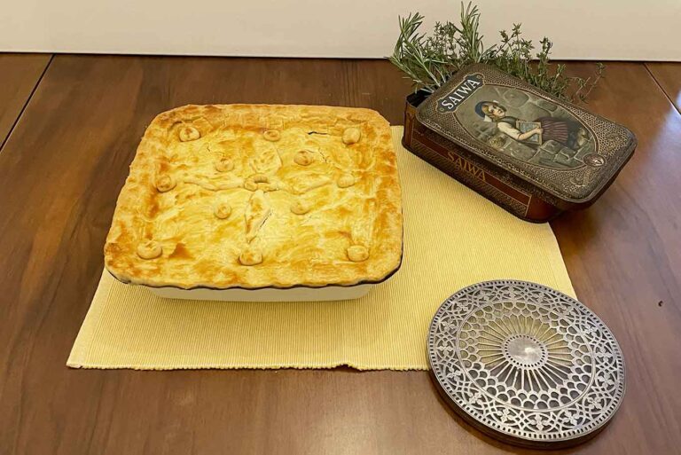 Beef Pot Pie, la ricetta dello stufato di manzo in crosta di pasta brisé