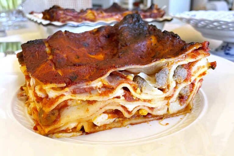 Lasagne al forno, ricetta della pasta soffice e croccante al punto giusto