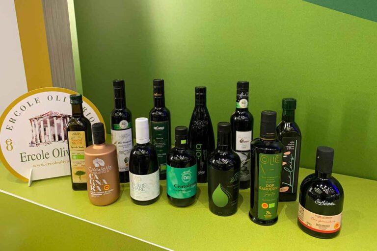 Olio extravergine di oliva 2022: i 12 migliori del premio Ercole Olivario