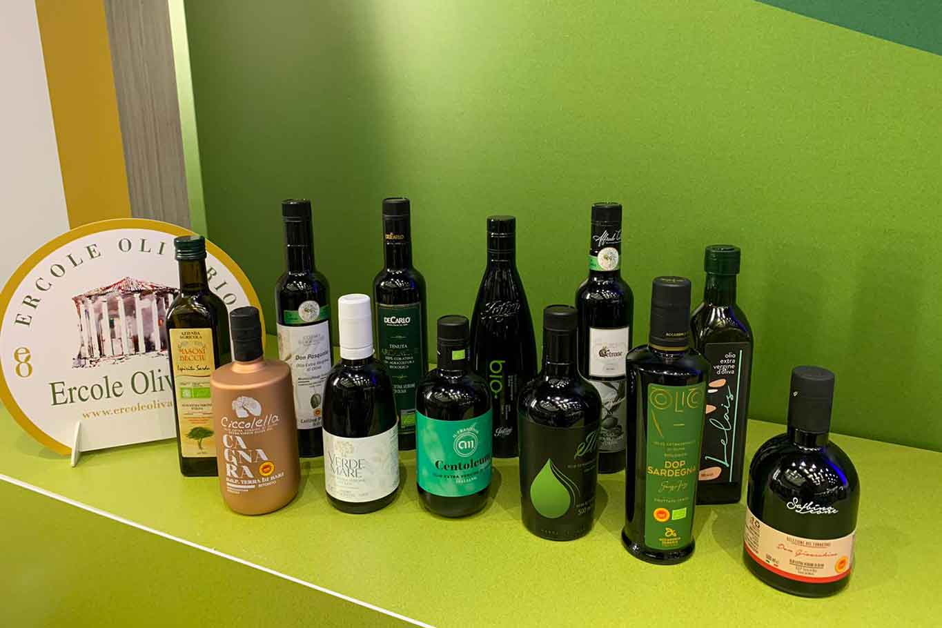 Olio extravergine di oliva 2022: i 12 migliori del premio Ercole Olivario