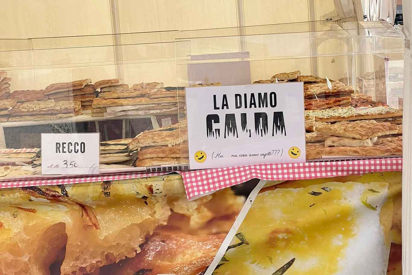 Focaccia di Recco a Ravenna: la diamo calda. Bufera sul cartello sessista