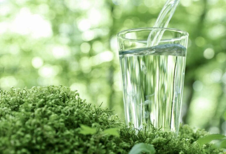 Acqua naturale: la migliore tra 35 marche del supermercato