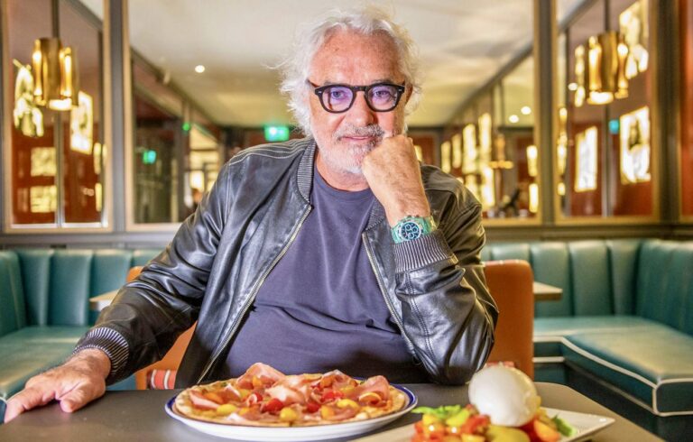 Briatore contro la pizza di Napoli per giustificare la gioielleria Crazy Pizza