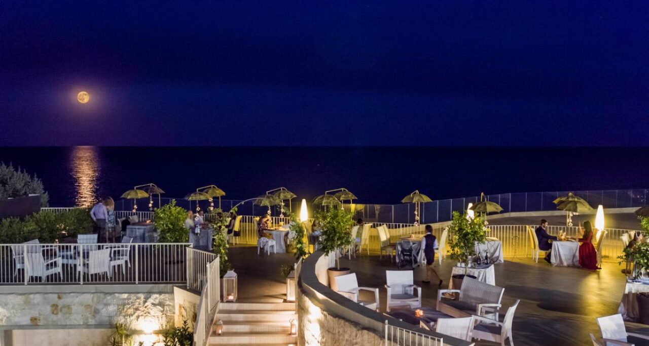 Il ristorante di Andrea Berton Forte Terrace in Sardegna a Santa Margherita di Pula