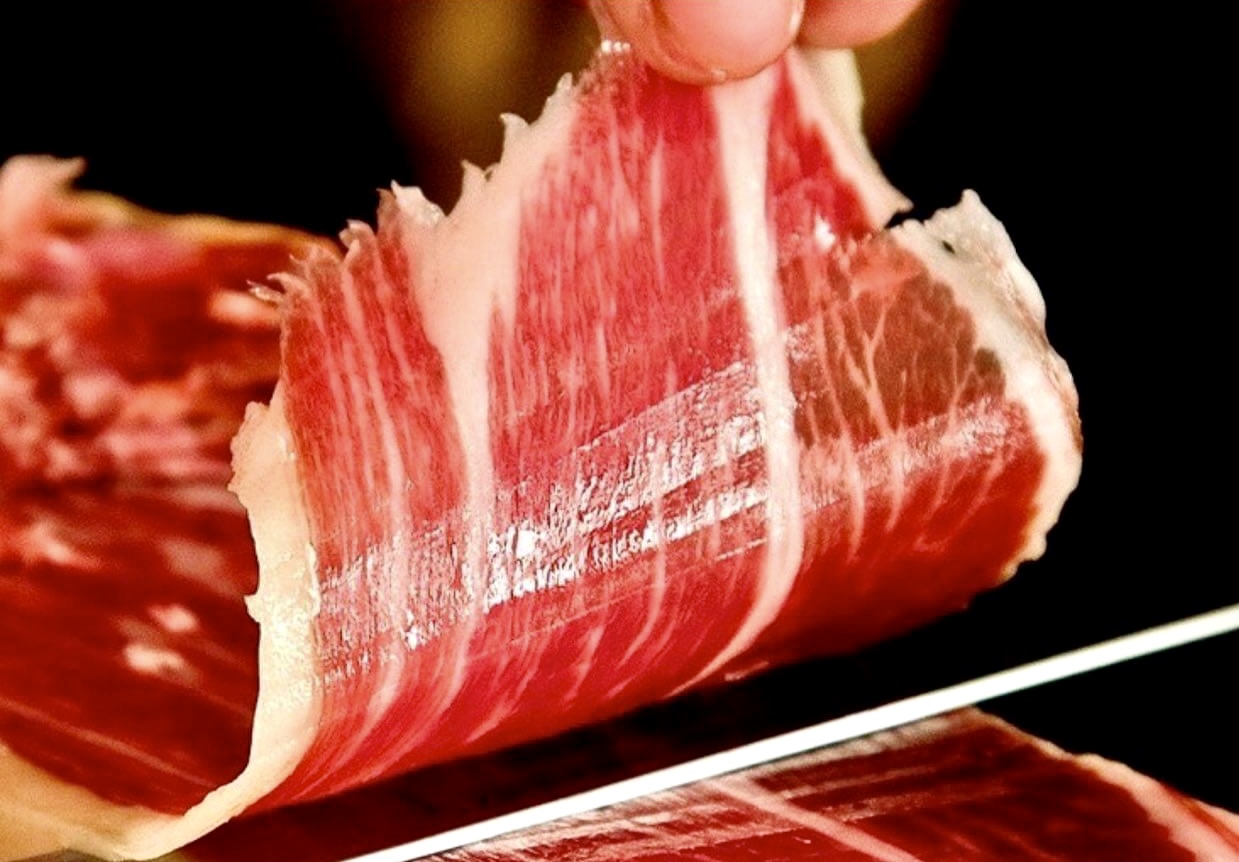 Jamon iberico: cos’è il Pata Negra che fa costare la pizza di Briatore 65 €