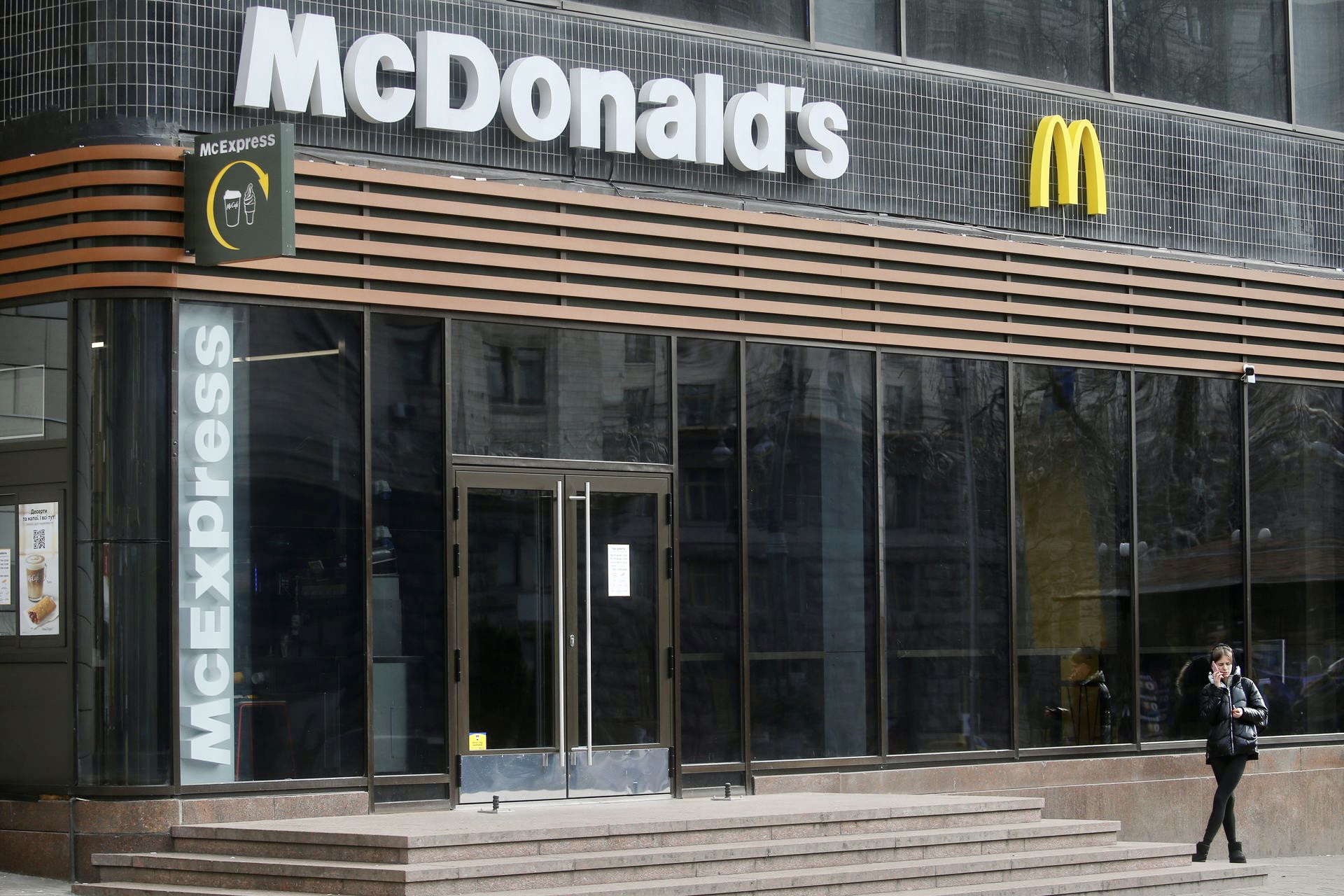 McDonald’s riapre i suoi fast food in Ucraina per “portare normalità”  