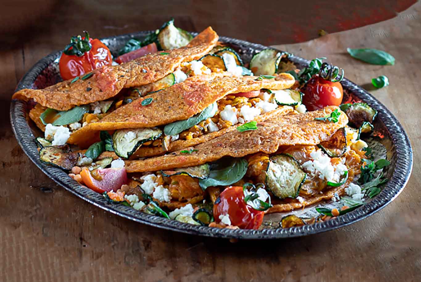 Crêpes di lenticchie rosse, la ricetta con il ragù di verdure