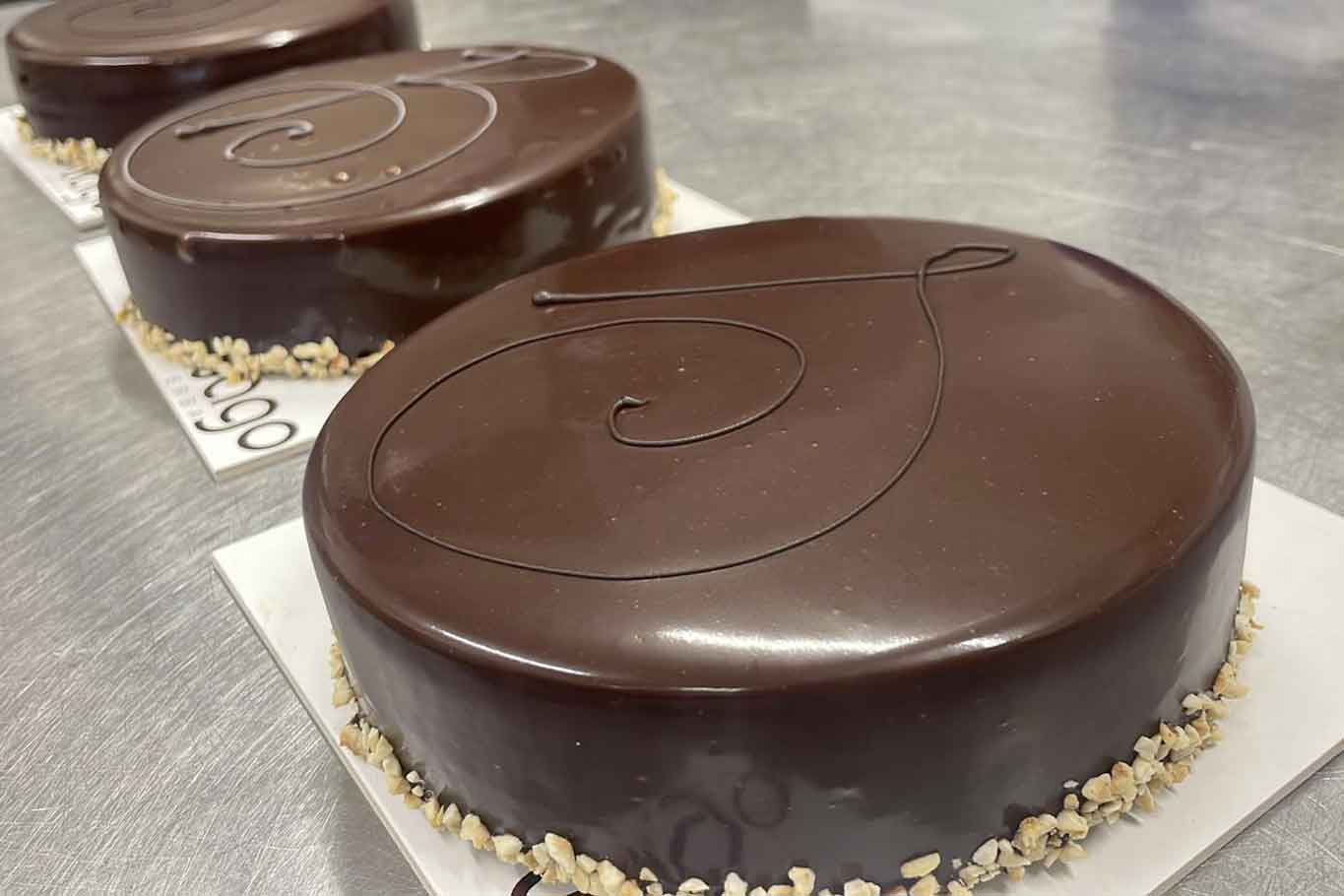 Torta Sacher, la ricetta classica e i segreti di due varianti vincenti