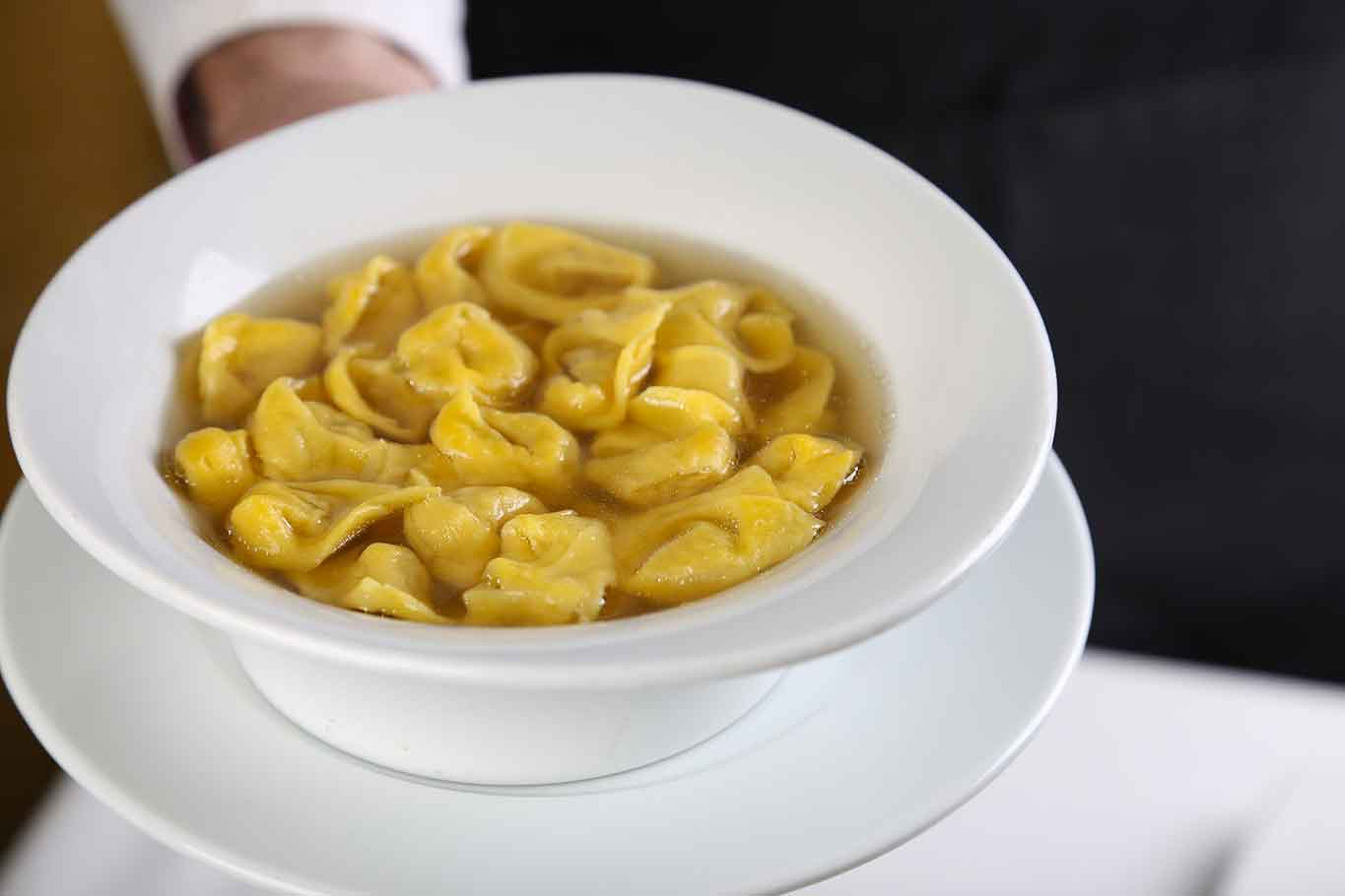 Tortellini in brodo: quanti a testa, la ricetta e tutte le altre risposte