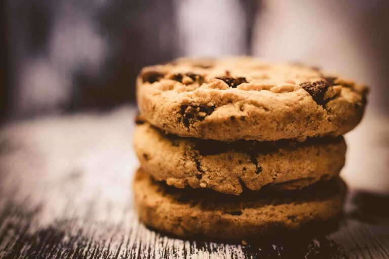 Cookies, biscotti morbidi americani con gocce di cioccolato