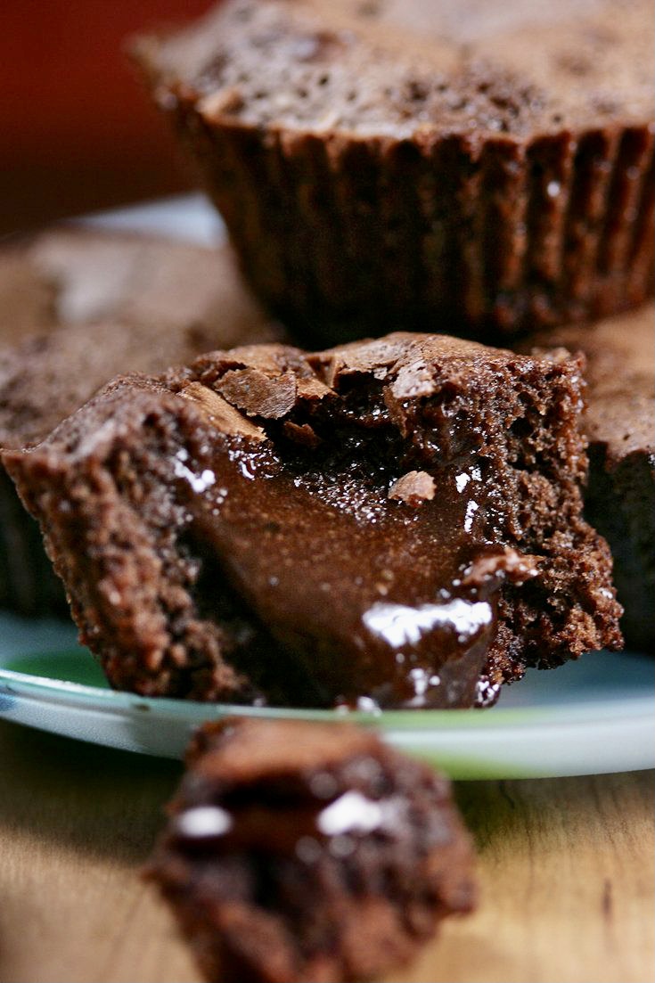 Ricetta del tortino al cioccolato con cuore morbido in 10 varianti