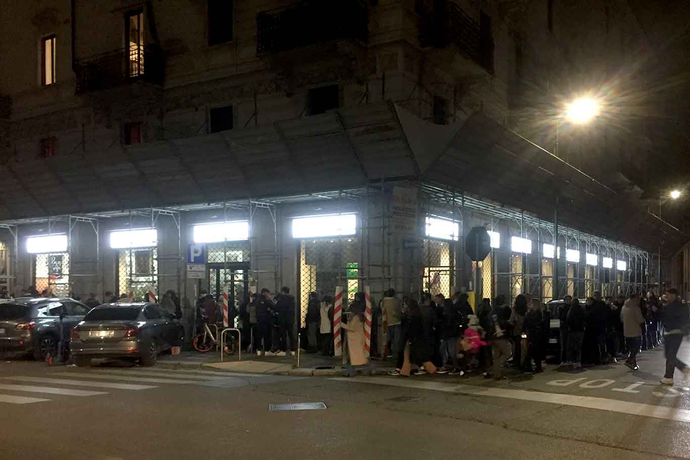 Tutti in fila per l&#8217;apertura della pizzeria Ciro Cascella 3.0 a Milano