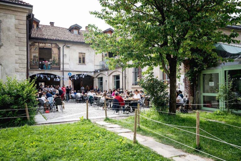 Un posto a Milano, ristorante all&#8217;aperto dove è piacevole ritornare