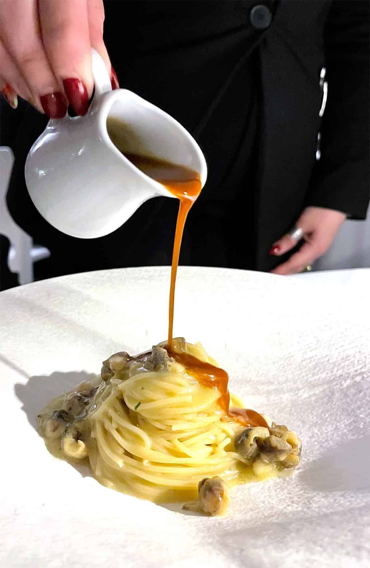 gli spaghettini del San Pietro bistrot del mare a Torre del Greco 