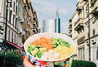 I migliori poke di Milano da mangiare all’aperto aspettando l’estate