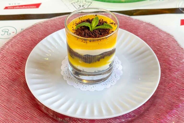 Tiramisù: ricetta originale e al pistacchio. Come pastorizzare le uova