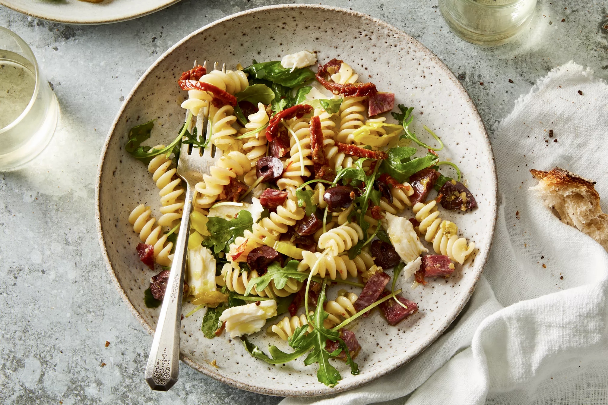 Pasta fredda: 30 ricette con tonno, pesto, zucchine, rucola, gamberi