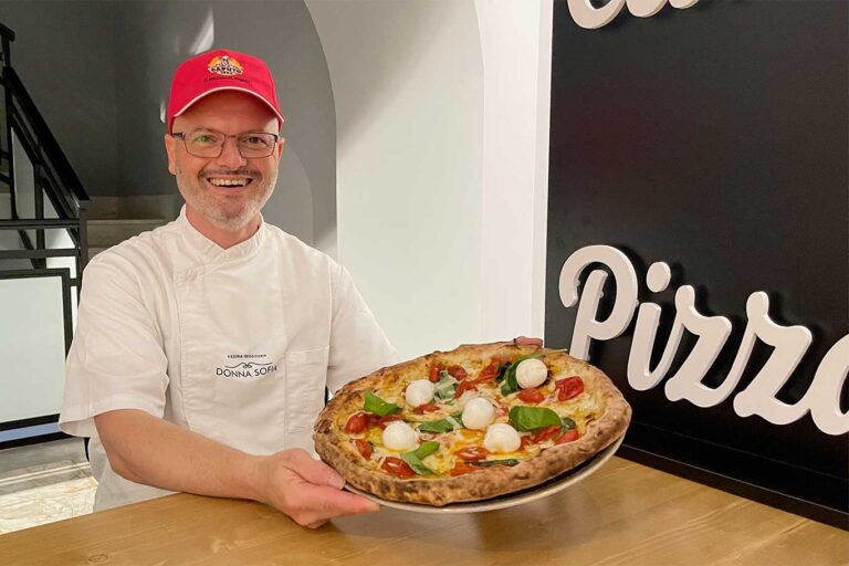 Pizzeria Donna Sofia ai Tribunali a Napoli per Esci la tua pizza