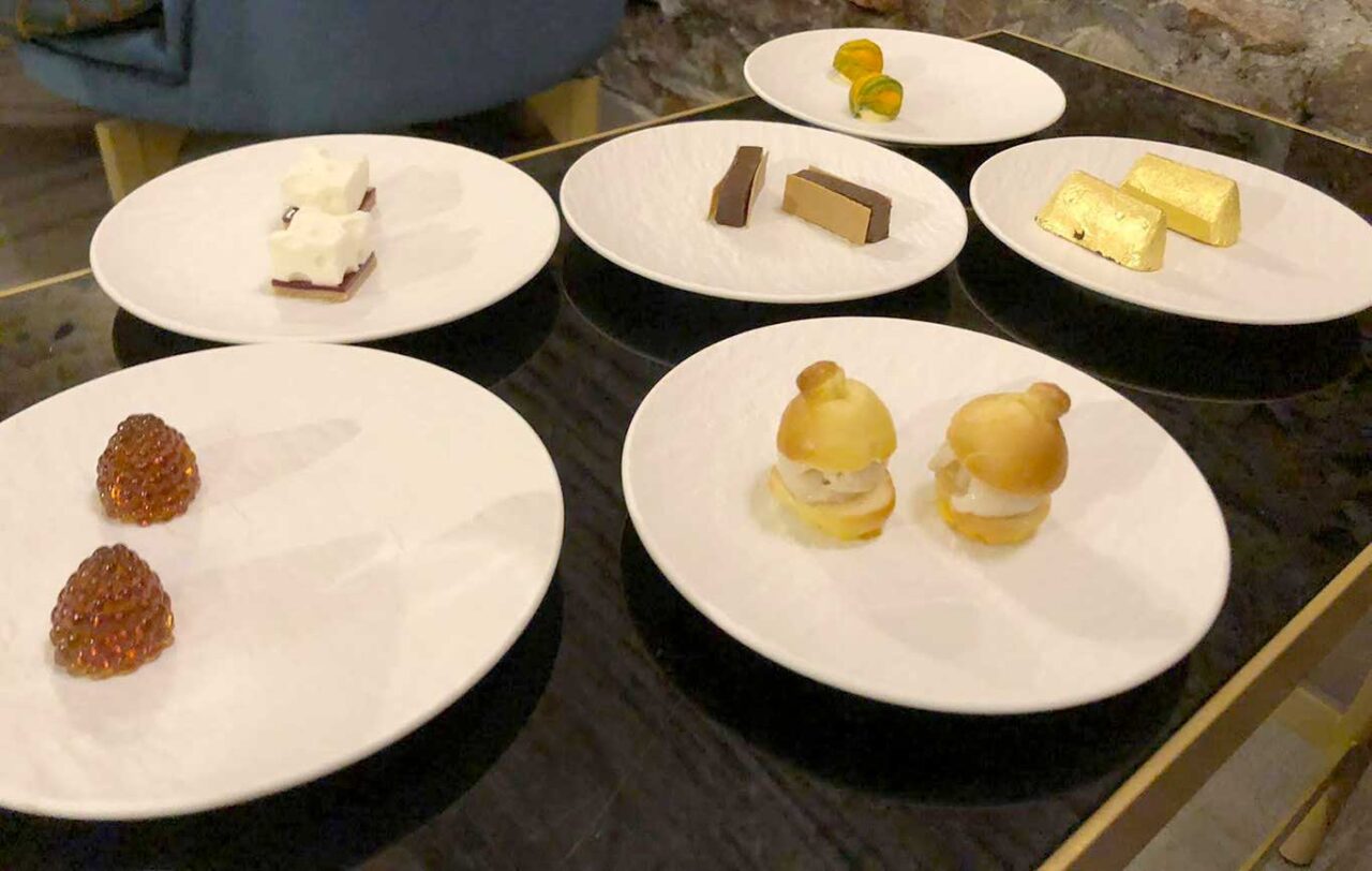 ristorante Unforgettable Experience a Torino: piccola pasticceria