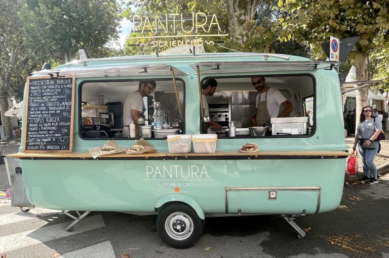 Cheese 2023 a Bra: menu e prezzi dei food truck dalle 11 alle 23