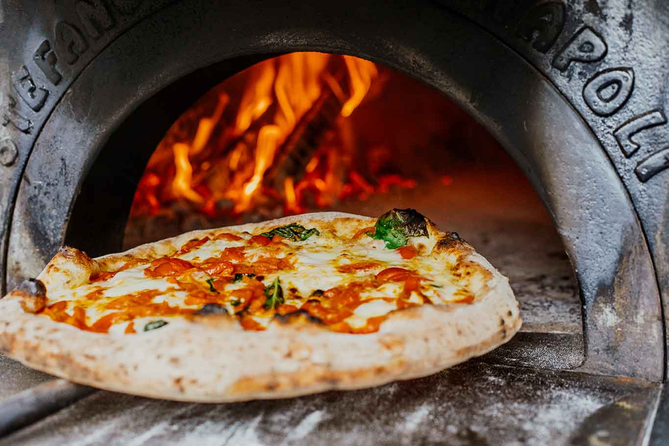 A Ischia una pizzeria vuole spaventare le pizzerie di Napoli