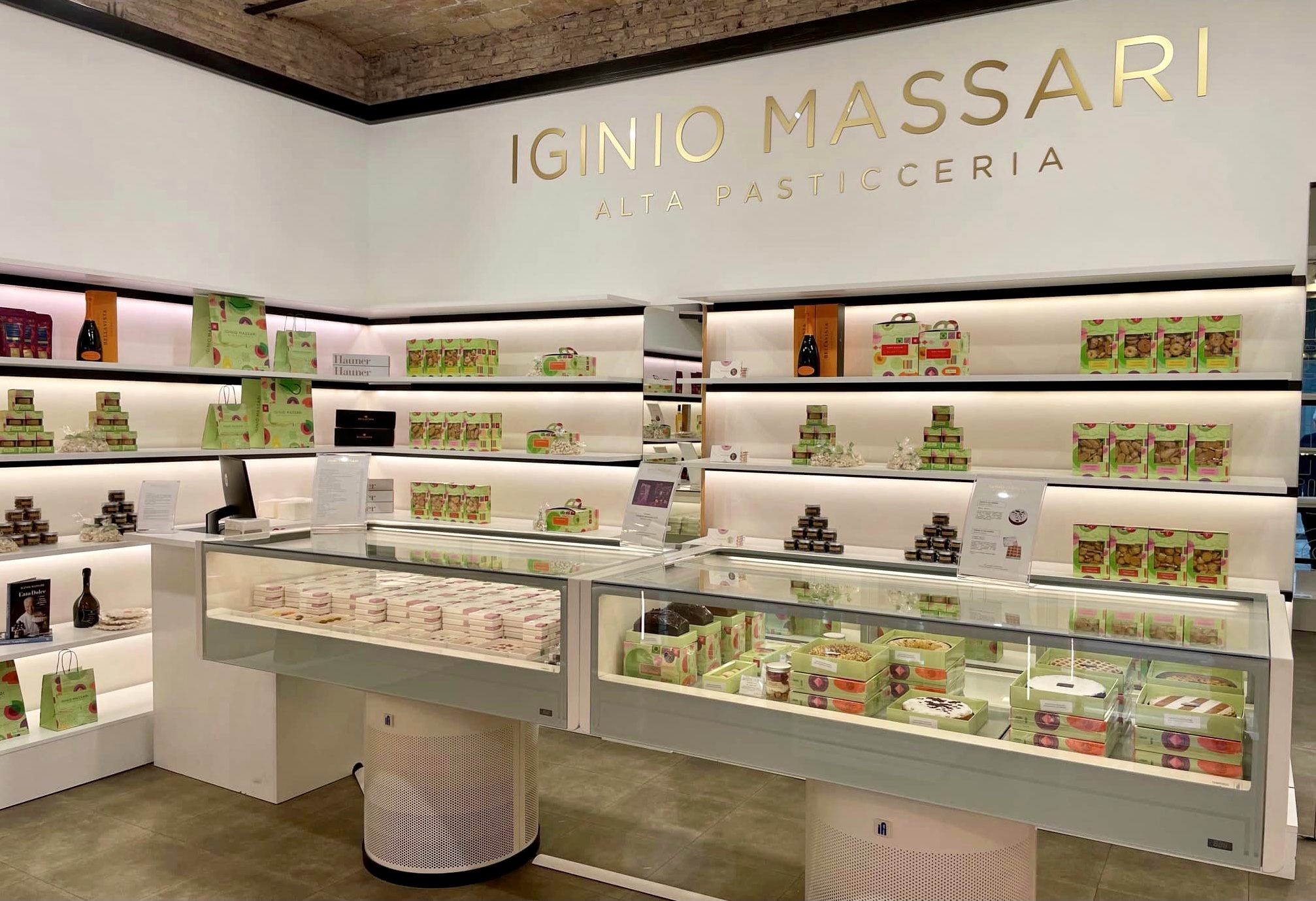 Iginio Massari: panettone a Roma centro nel nuovo pop up store