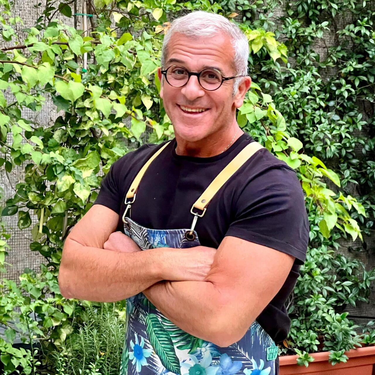 Max Mariola apre il suo ristorante a Milano. Il posto, i piatti, i prezzi