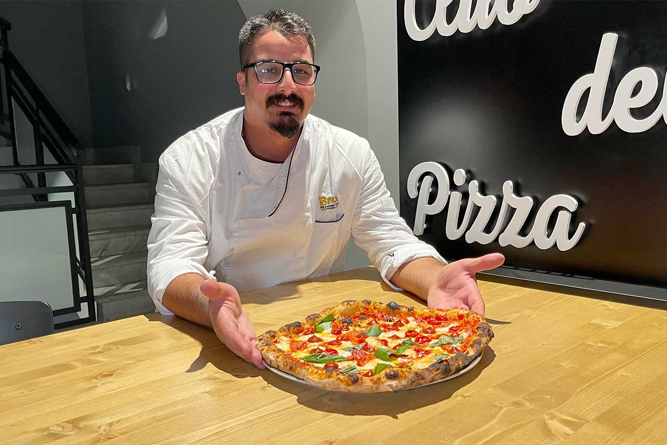 Pizzeria Bro dei fratelli Tutino a Napoli per Esci la tua pizza