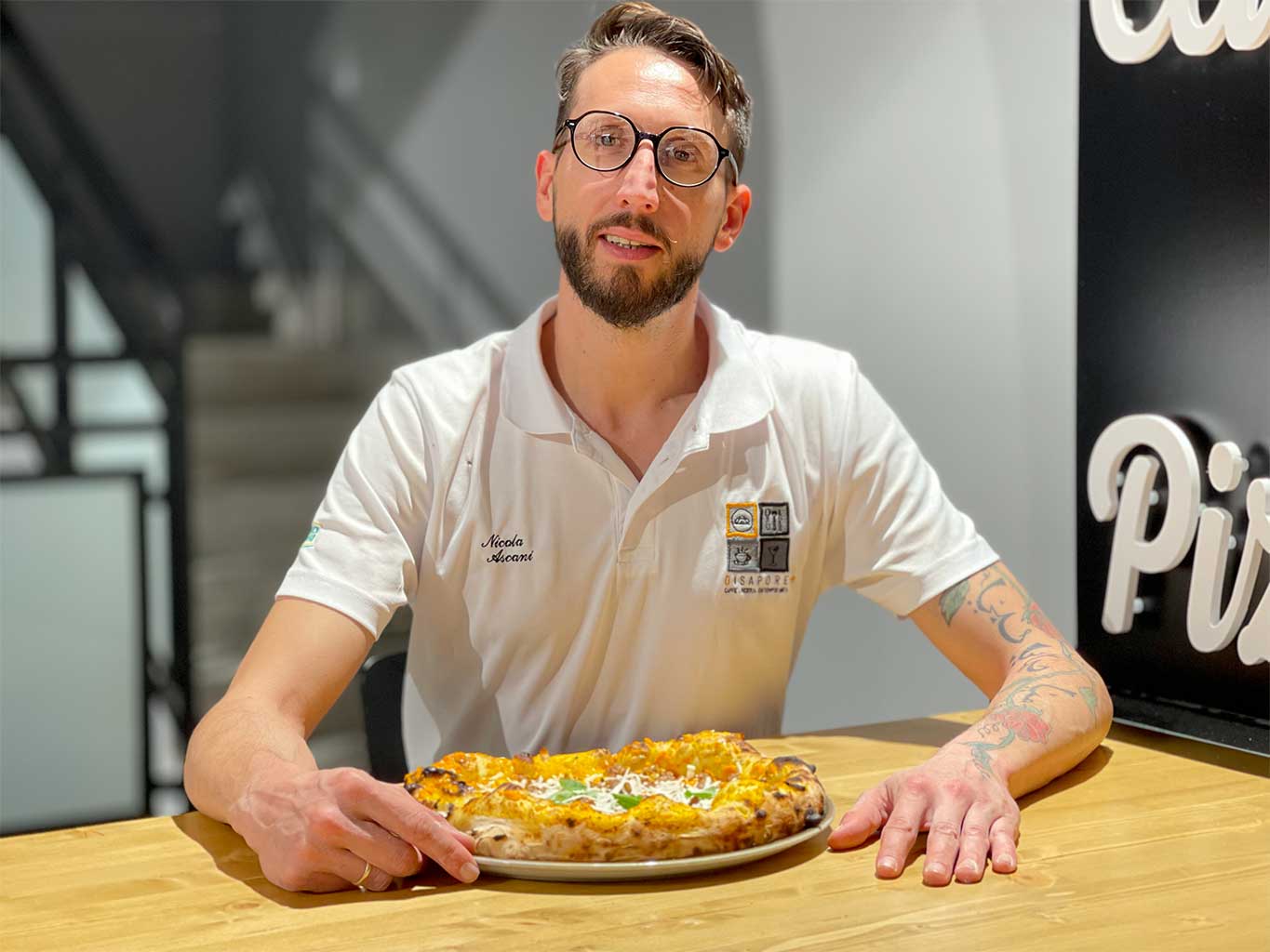 Pizzeria Disapore a Cecina: Nicola Ascani al Club della Pizza