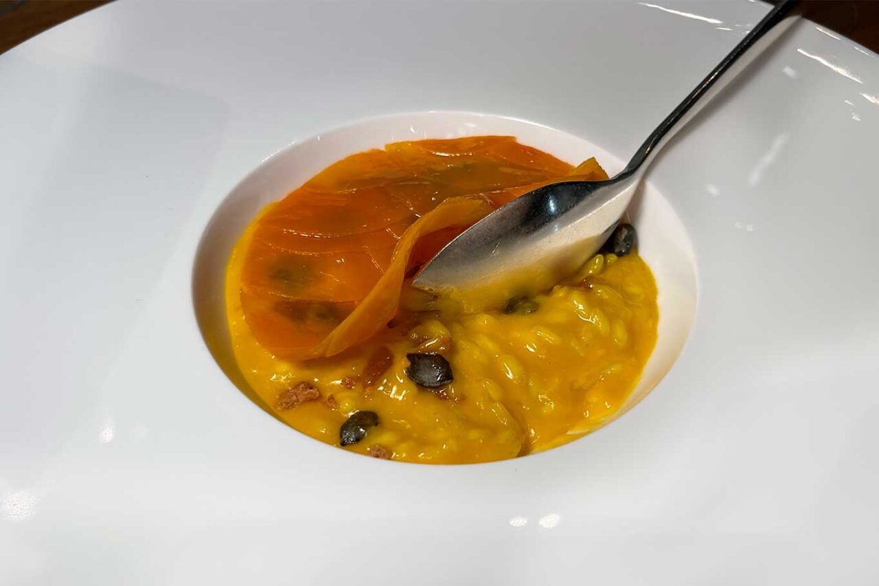 il risotto alla zucca al ristorante D'O di Davide Oldani a Cornaredo vicino Milano