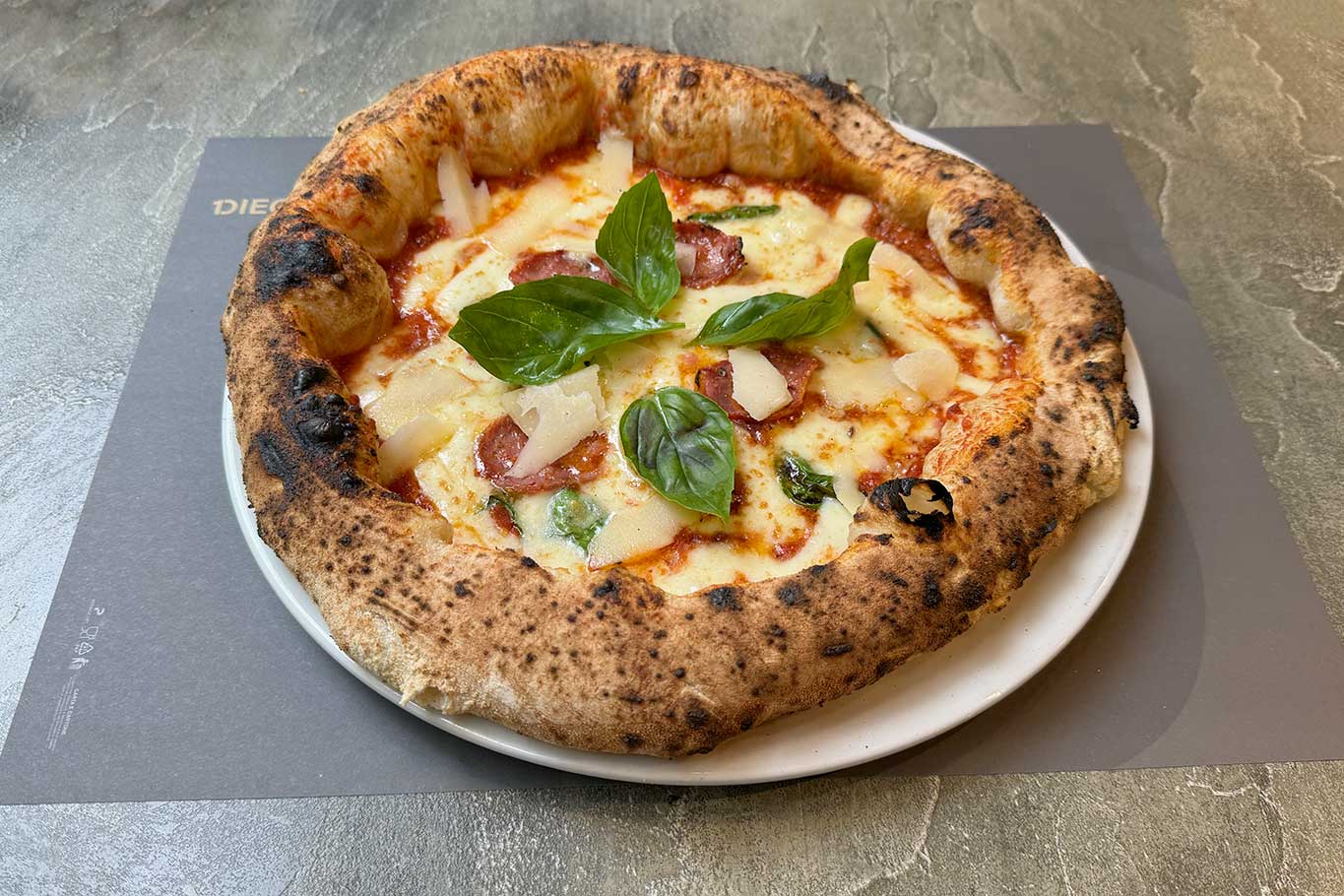 La pizza diavola ‘nduja di Diego Vitagliano vale la tappa a Napoli