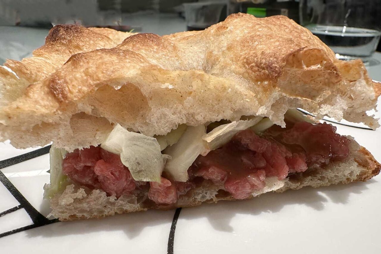 la focaccia della pizzeria Confine a Milano 