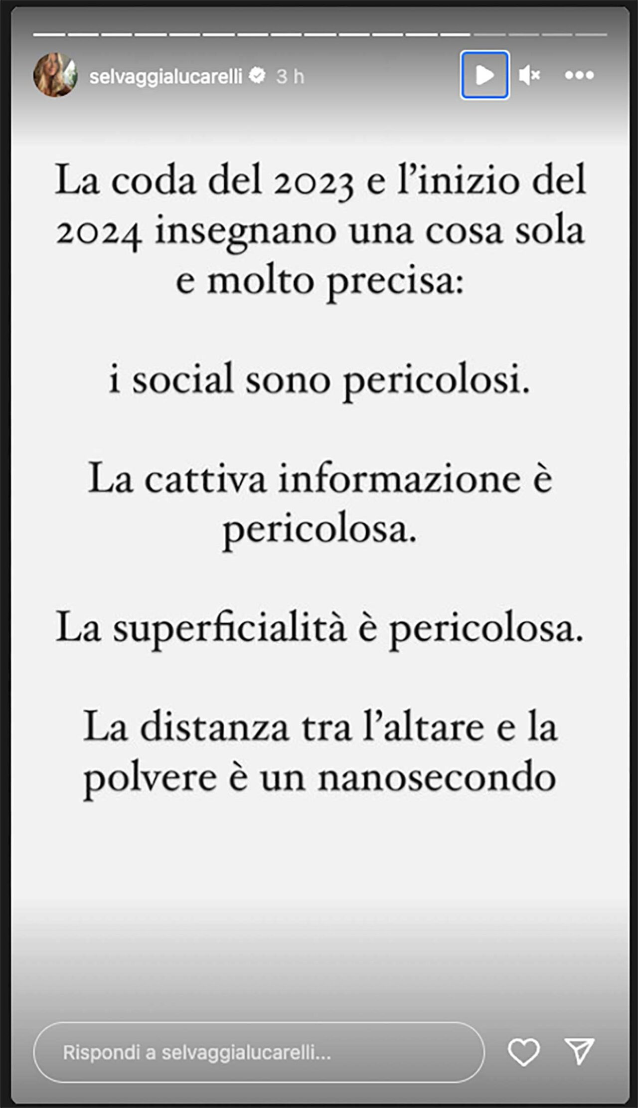 i social sono pericolosi dice Selvaggia Lucarelli