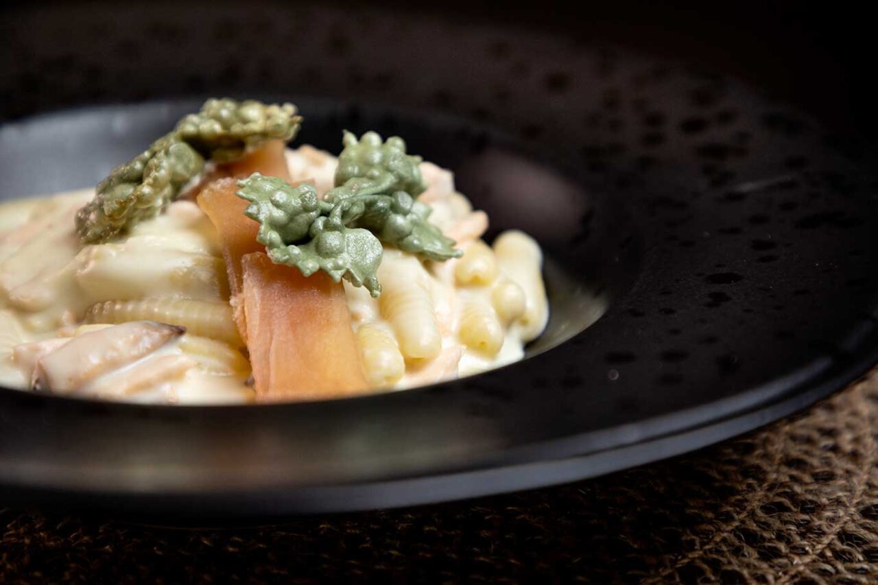 cavatelli con aguglia come farfalle al salmone ricetta anni '80 di Casa e Putia ristorante a Messina