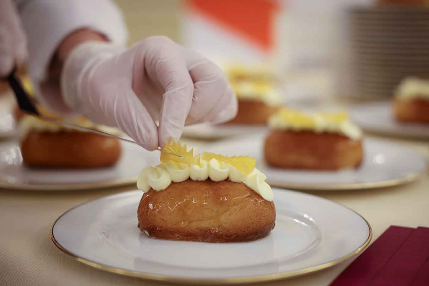 I migliori babà del 2024 sono di 6 donne pasticciere