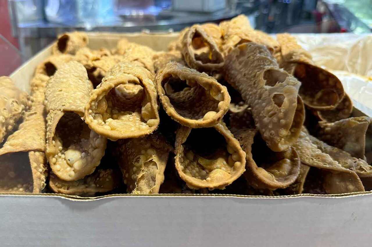 cannoli a Palermo: pasticceria Mistral