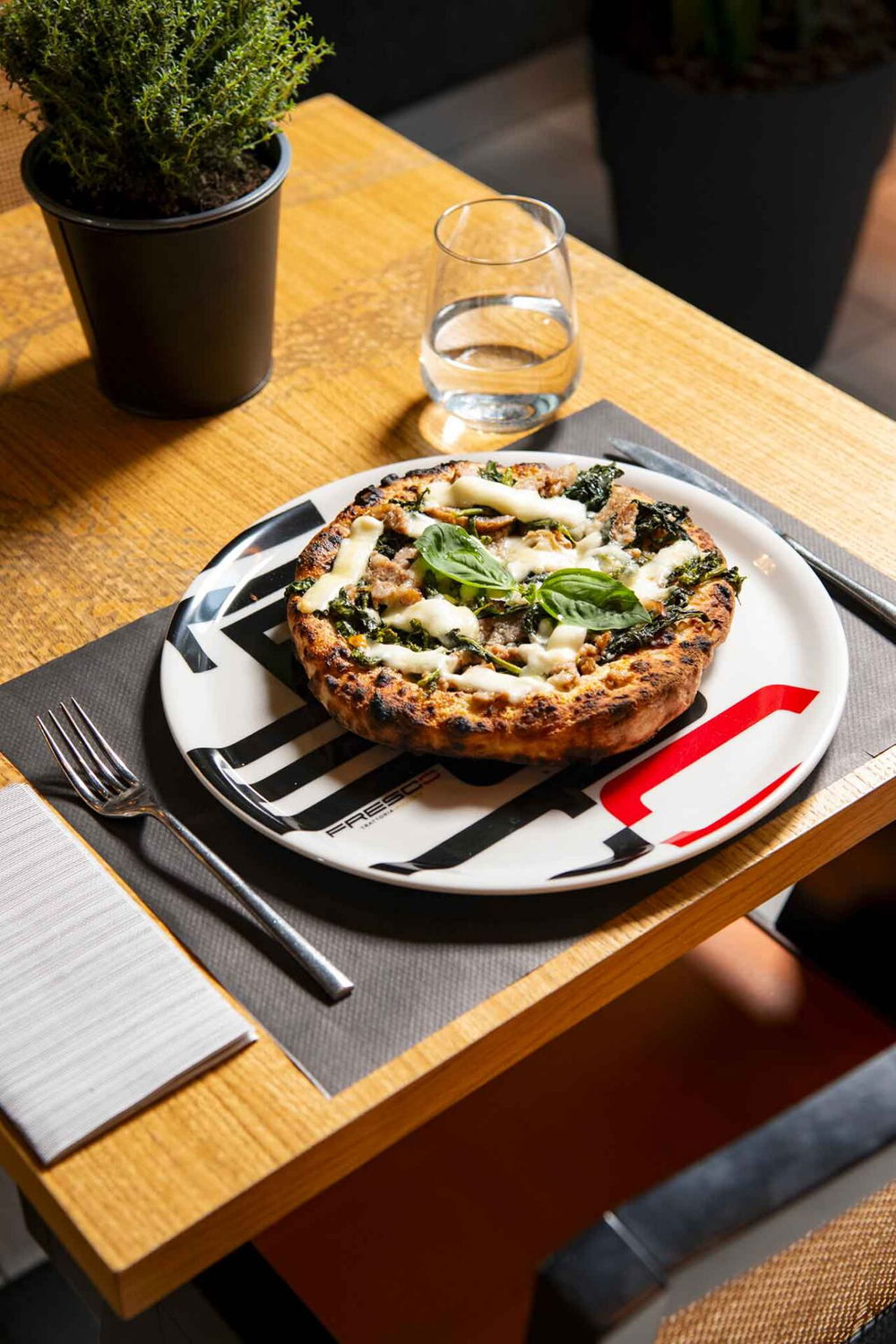 Fresco Sarpi a Milano trattoria pizzeria napoletana pizza nel ruoto