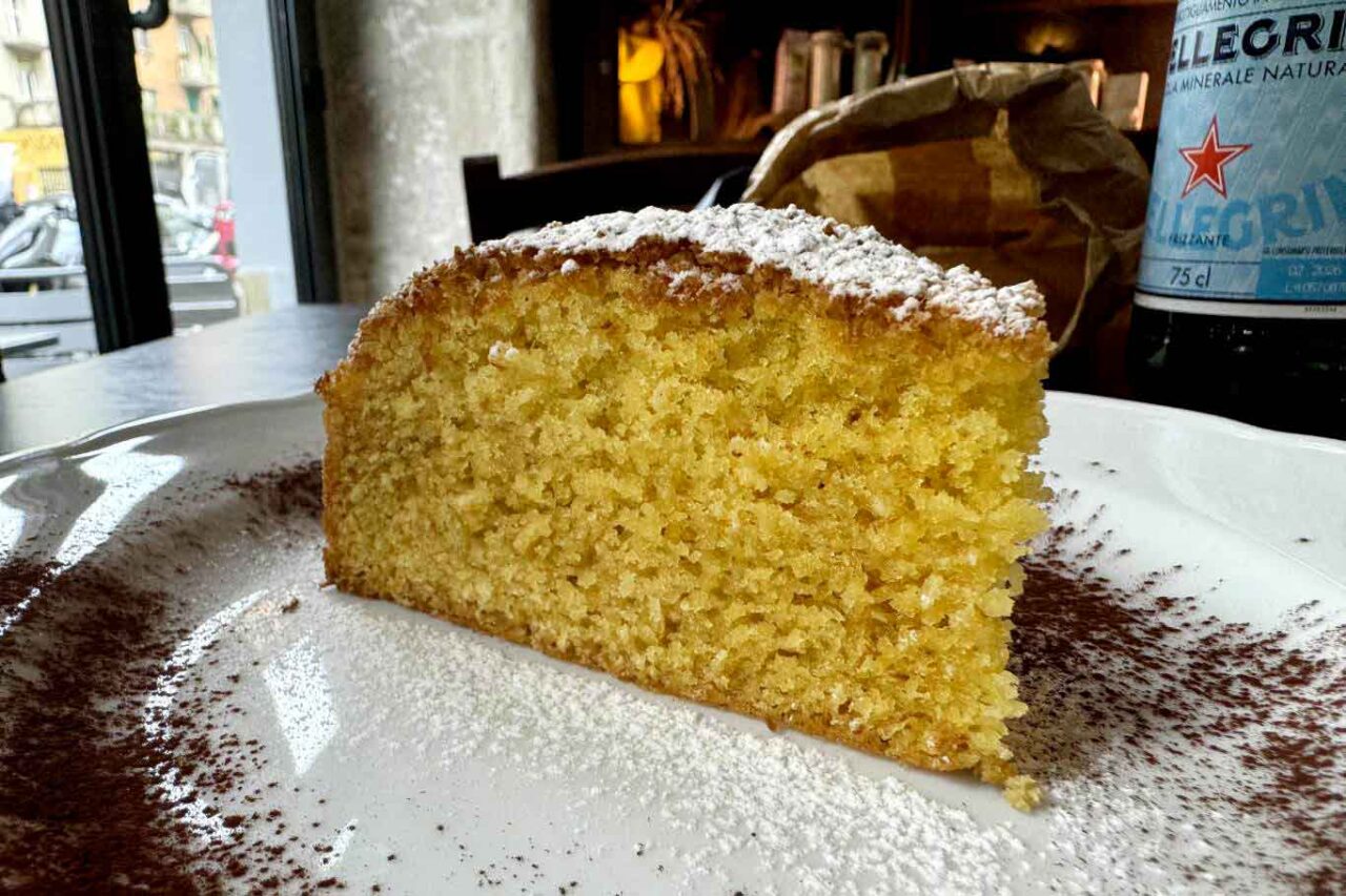 la torta al riso della Risotteria Melotti a Milano