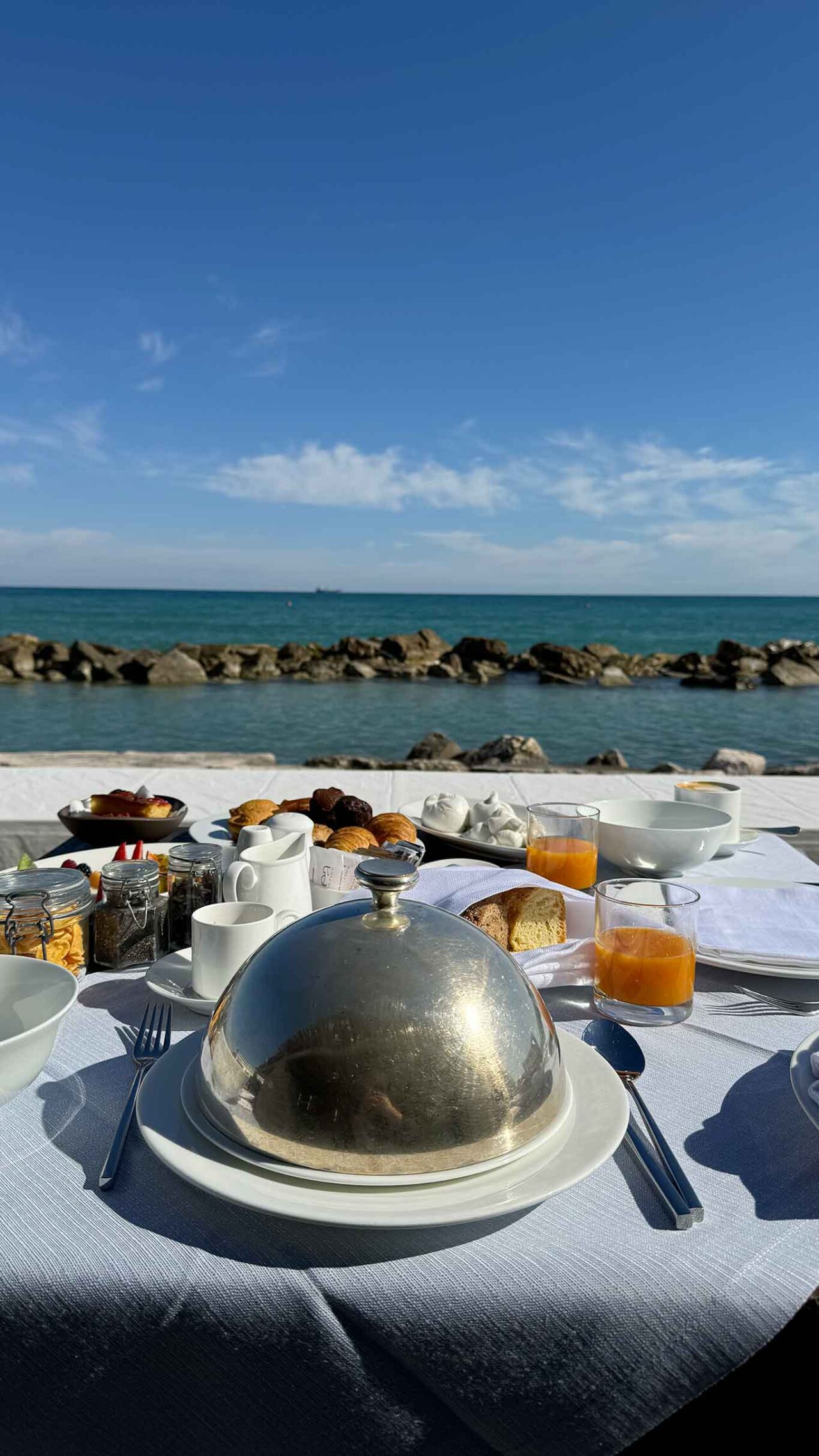 la colazione dell'hotel La Peschiera a Monopoli