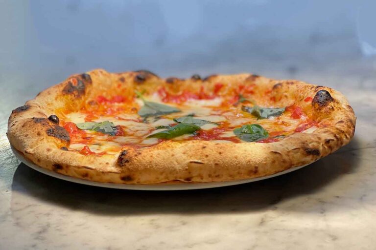 Dove mangiare le 15 migliori pizze Margherita a Napoli